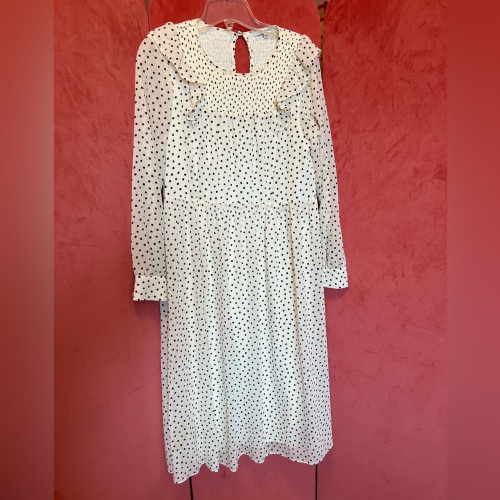 Madewell | smocked ruffle shoulder midi dress in inkbrush dots | cottagecore